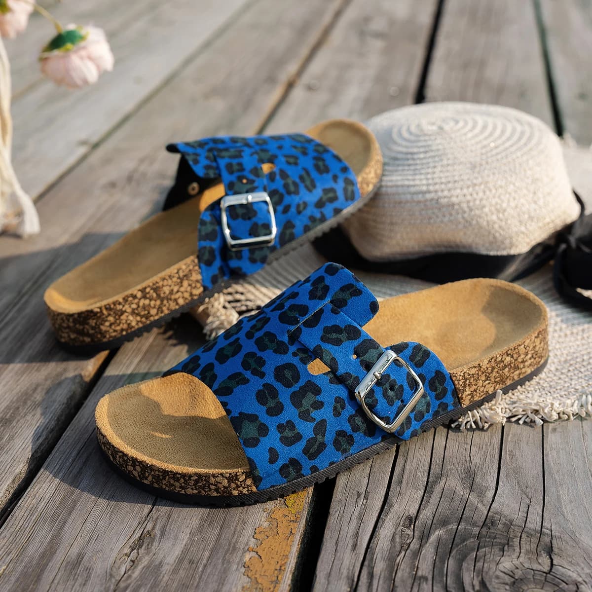 Damskie sandały korkowe Leopard – regulowane klapki na lato