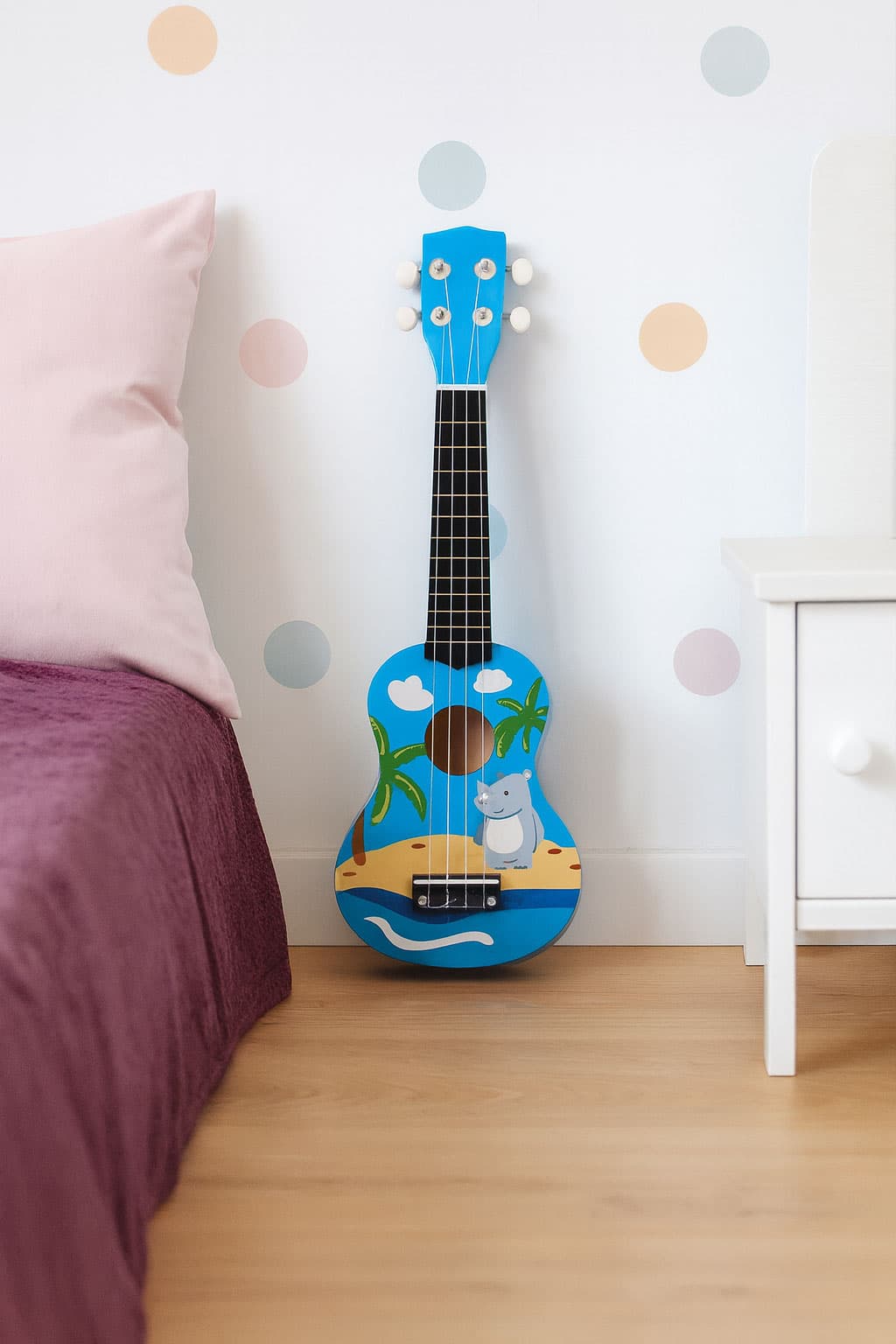 Gitara ukulele dla dzieci drewniana 4 struny nylonowe kostka do gry ECOTOYS niebieska