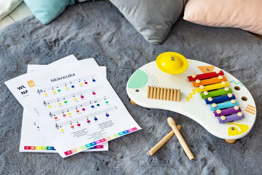 Stolik z instrumentami stół muzyczny cymbałki perkusja +18m ECOTOYS